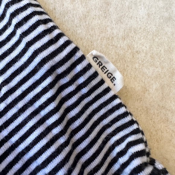 - Greige onesies - 2 pack - blue and black 12-18 m - Picture 2 of 2